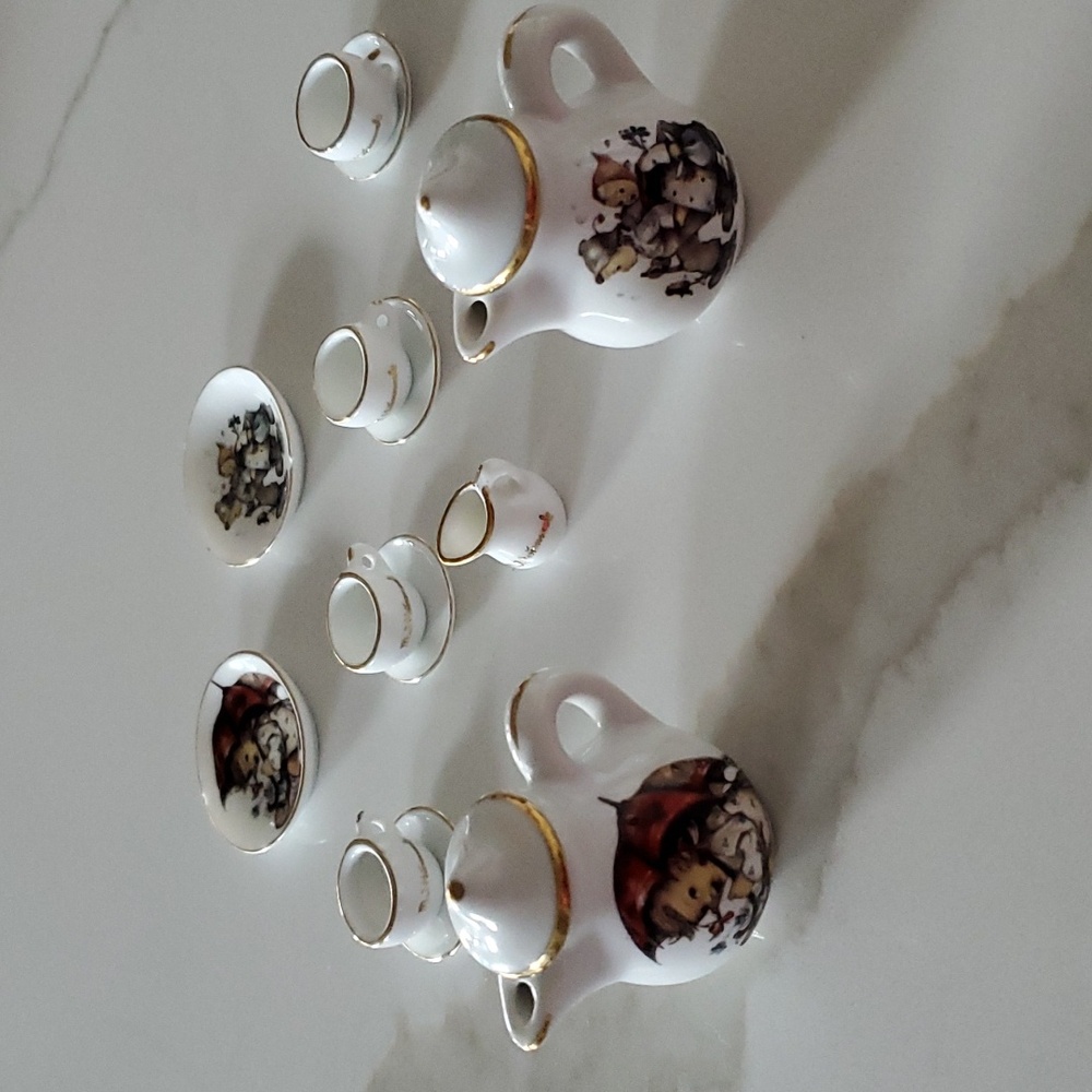 Hummel Miniature Tea Set Of 2 - Picture 2 of 5